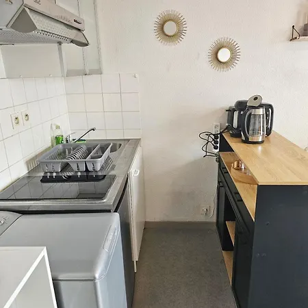 Petit Cosy, Balcon Et Vue شقة *